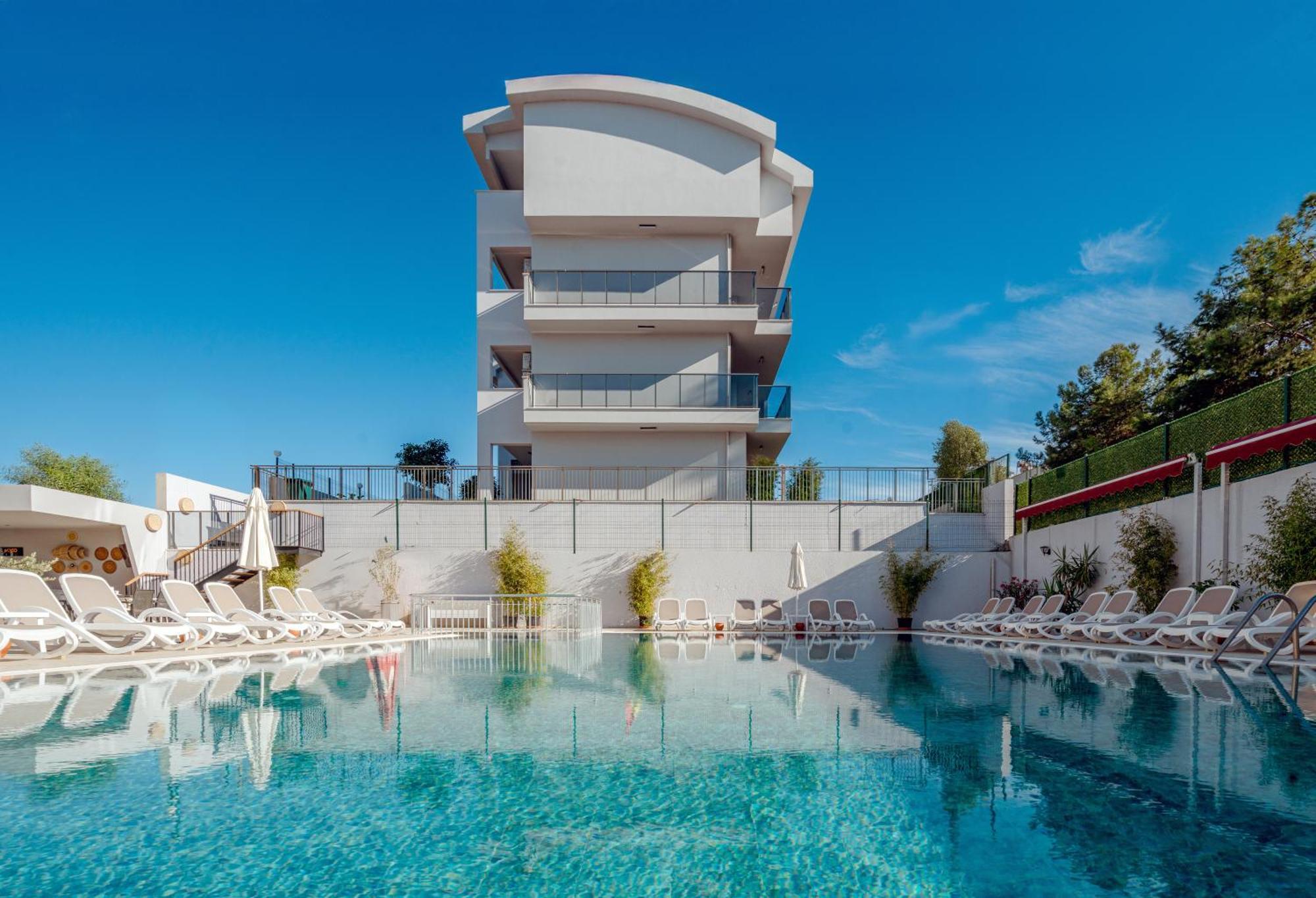Hotel A Side
